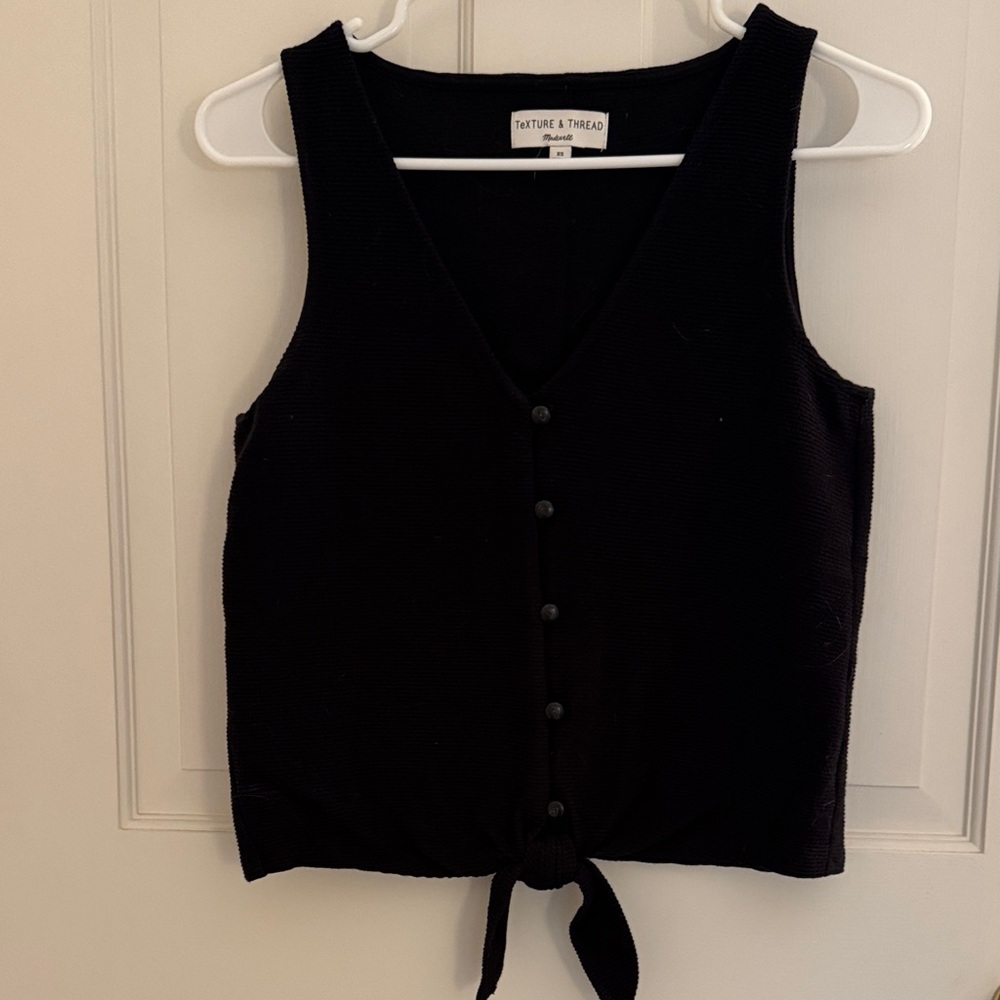 Madewell Black Sleeveless Button-Down Top